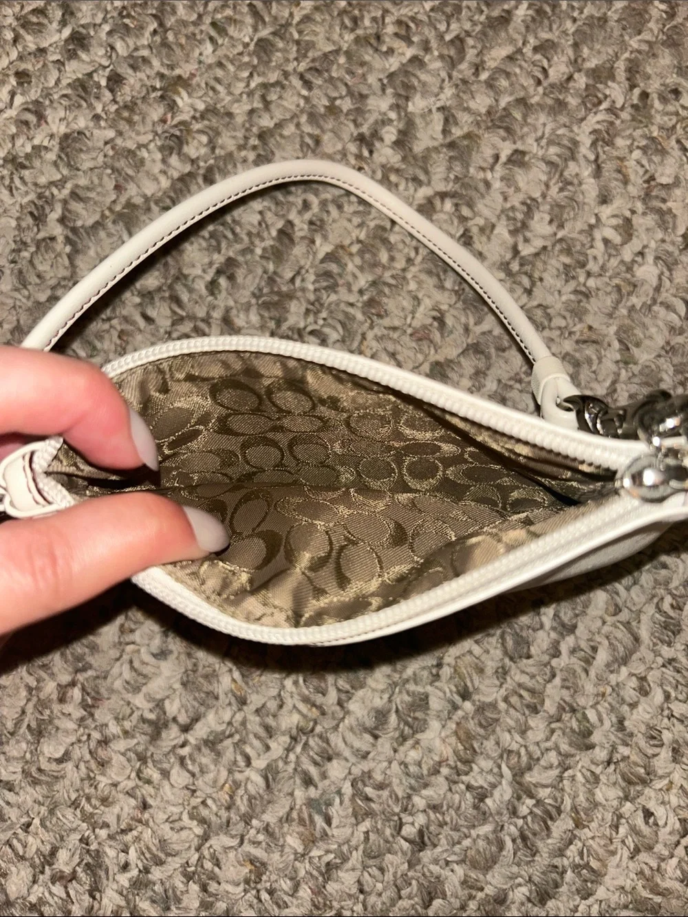 Vintage White Leather Coach Wristlet - Picture 5 of 5